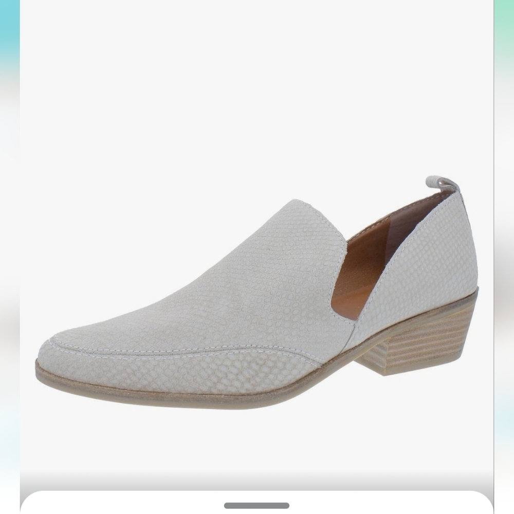 Lucky Brand‎ Mahzan Leather loafer in Stucco Lena color. EUC.